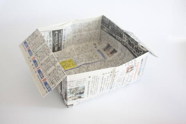 装有报纸的垃圾袋/盒-1