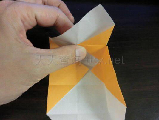 用折纸带盖的箱子-11